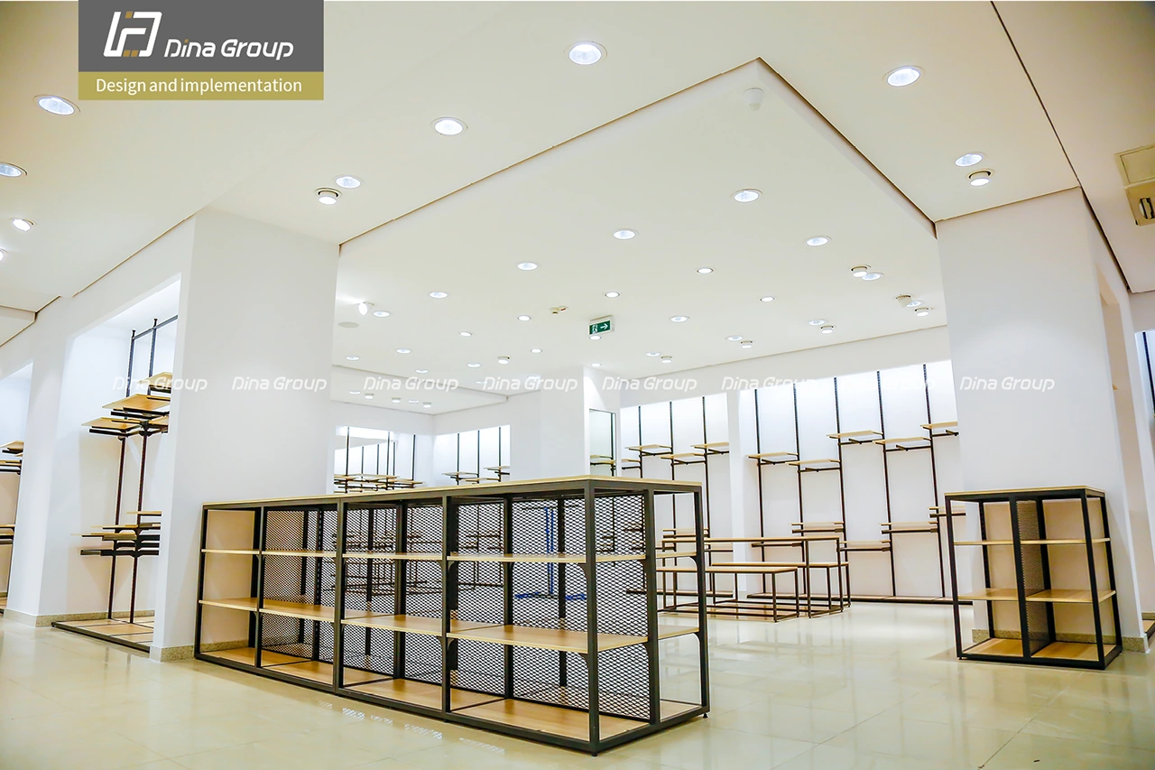 متجر أزياء مكتمل – منظر أمامي